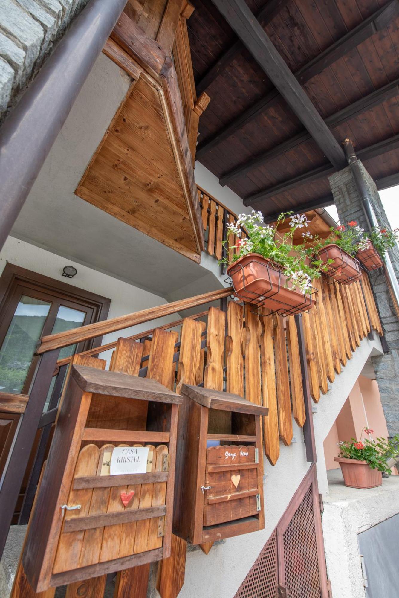 Casa Kristel Cir Comunale N 14 奥斯塔 外观 照片